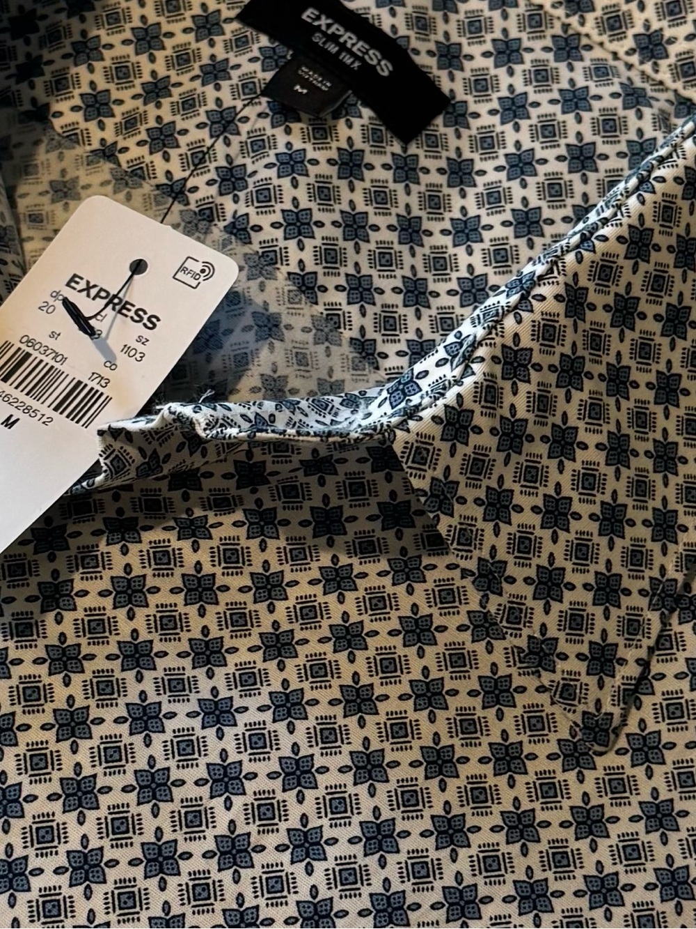 Express Men’s Navy and White Geometric Button-Down Shirt Medium NWT